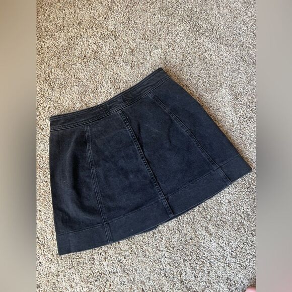 Madewell Metropolis Snap Jean Button Up Mini Skirt in Rawley Black - Picture 4 of 5